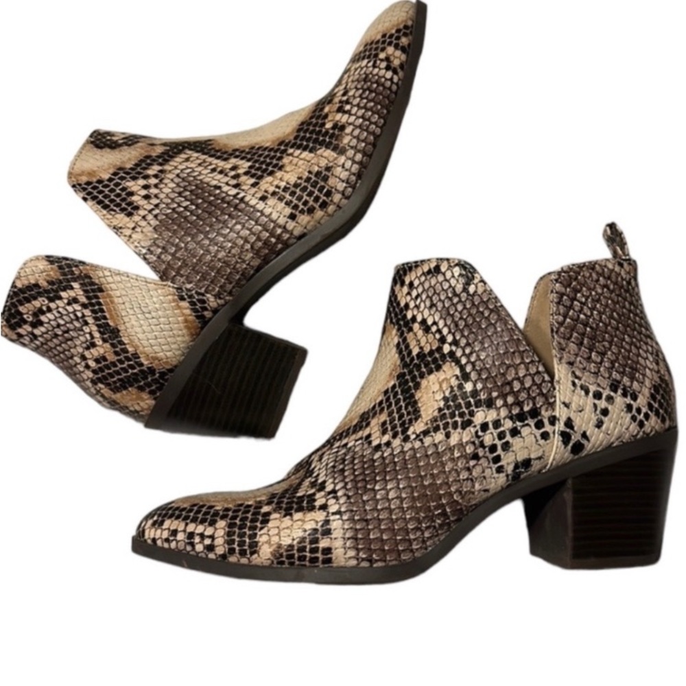 Womens attractive casual snake prints short boots shoes booties,  Size 10